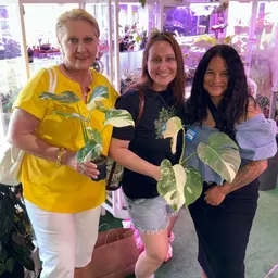 PlantingkissesinFL
