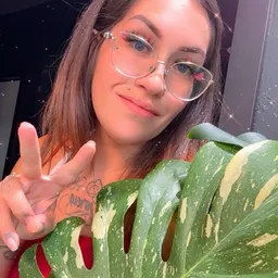 PlantmomAmber